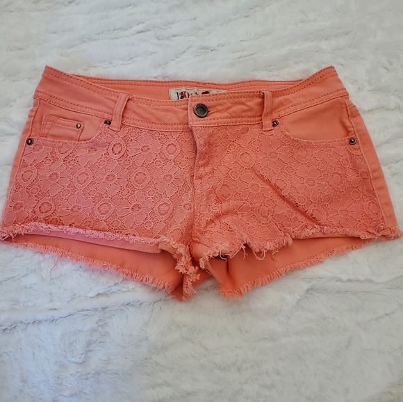 🌵1st KISS Peach colored Denim Shorts Sz. 9 - Picture 1 of 5